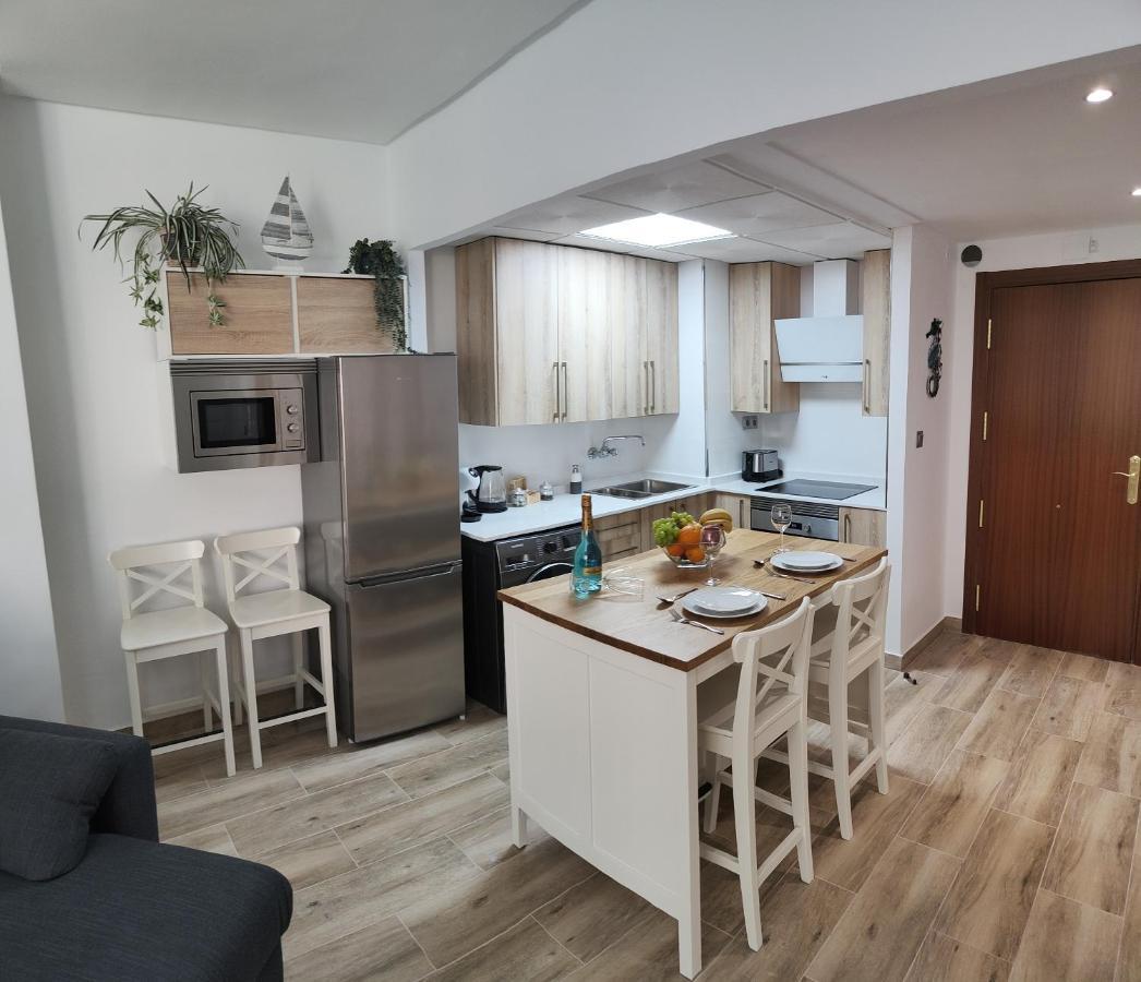 City Central Apartment With Large Patio By Namaste Elite ตอร์เรโมลิโนส ภายนอก รูปภาพ